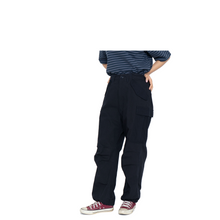 Load image into Gallery viewer, Nanamica Cargo Pant Black
