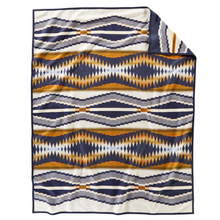 Load image into Gallery viewer, Pendleton CRESCENT BAY BLANKET
