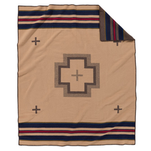 Load image into Gallery viewer, Pendleton Shelter Bay Jacquard Blanket Robe
